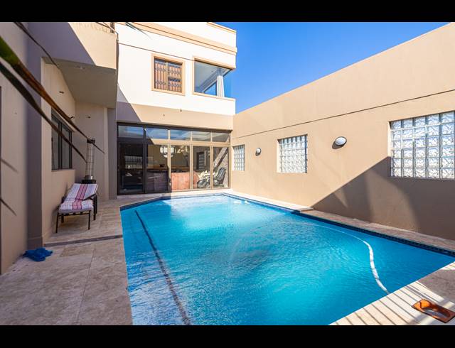 3 BEDROOM HOUSE TO LET IN WEST BEACH